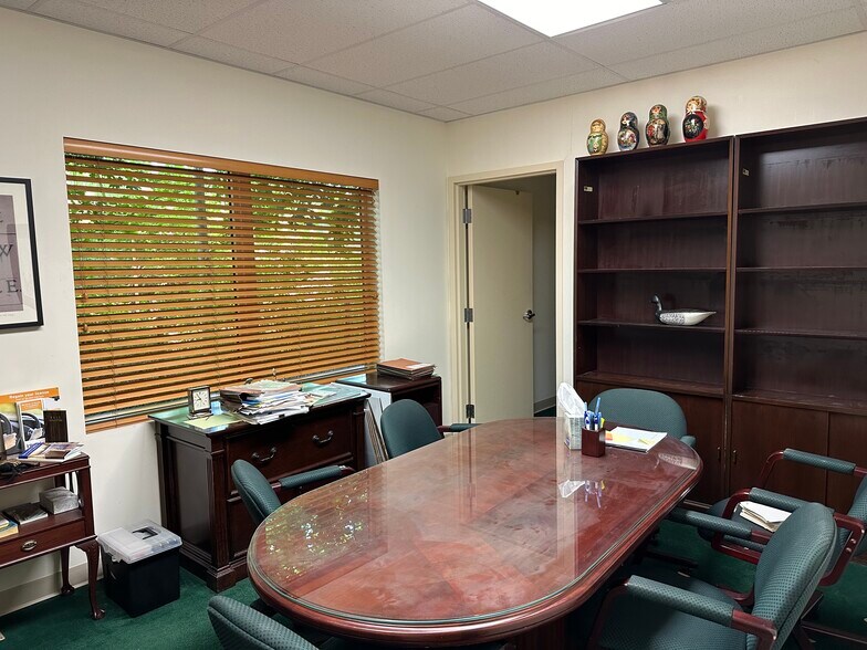 More Photos Of 8-10 Byington Pl, Norwalk Medical For Lease