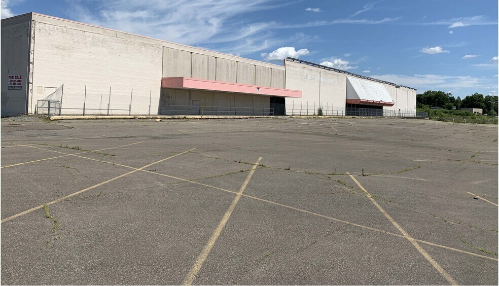 More Photos Of 219 Vestal Ave, Endicott Freestanding For Sale