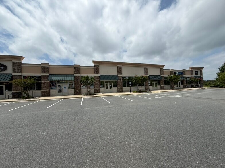 More Photos Of 141 Spruce Pine Way, King Healthcare For Lease