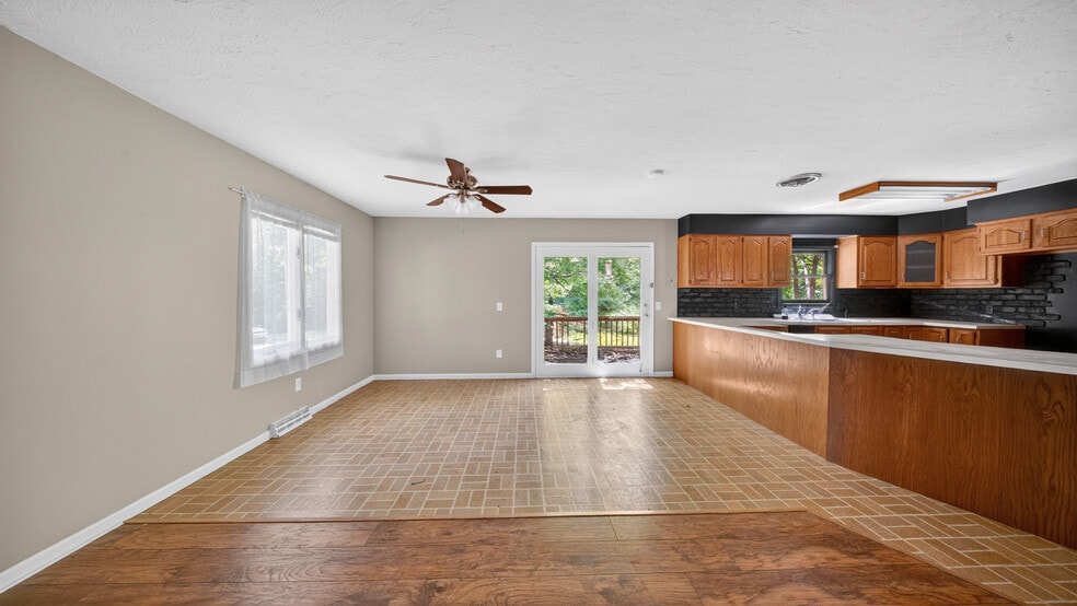 More Photos Of 29369 Lorain Rd, North Olmsted Flex For Sale