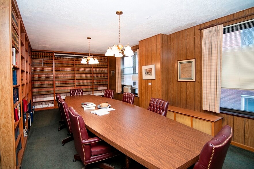 More Photos Of 207 S Heber St, Beckley Office For Sale