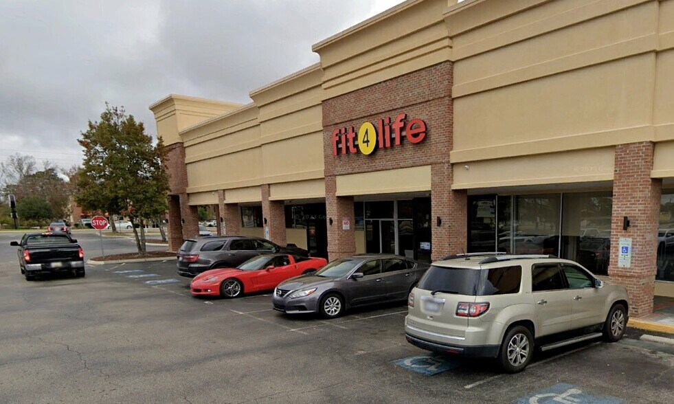 More Photos Of 5-33 S Kerr Ave, Wilmington Unknown For Lease