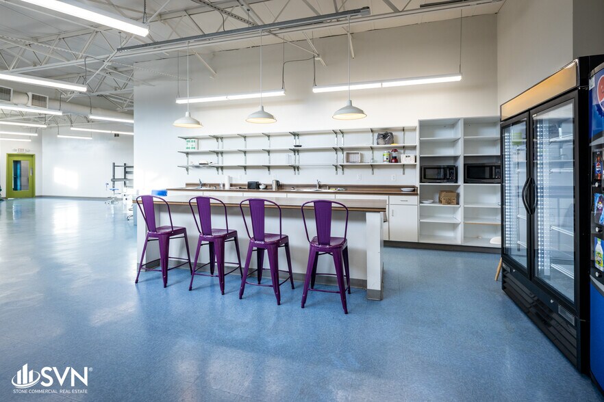 More Photos Of 330 Midland Pl, Lexington Warehouse For Lease