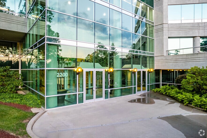 More Photos Of 2000 Georgetowne Dr, Sewickley Unknown For Lease