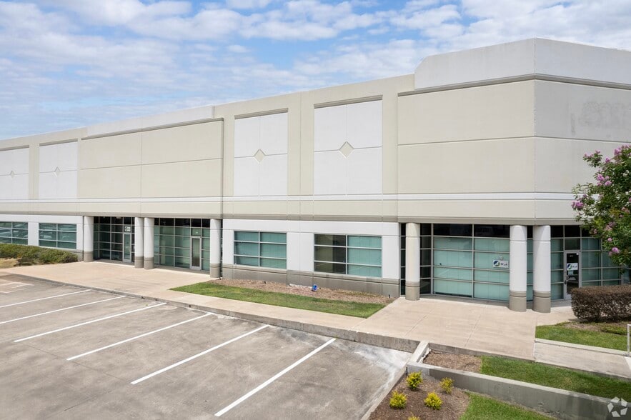 Primary Photo Of 10540 Bissonnet St, Houston Unknown For Lease