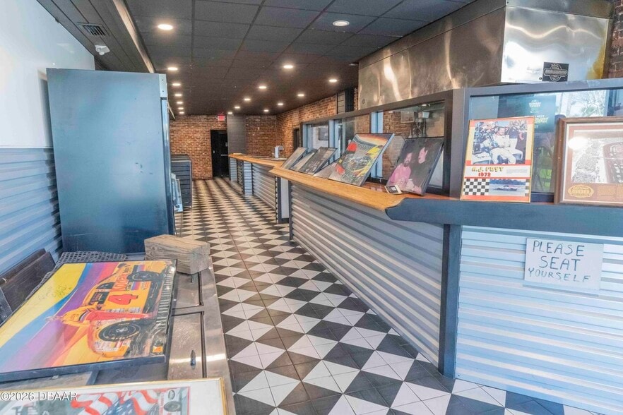 More Photos Of 747 W International Speedway Blvd, Daytona Beach Restaurant For Sale