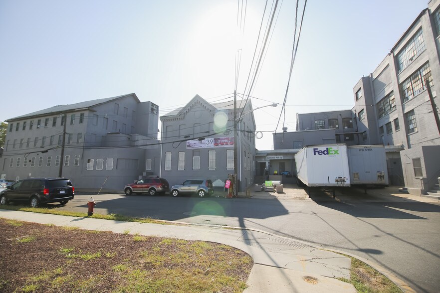 More Photos Of 39 Meade St, Trenton Distribution For Lease