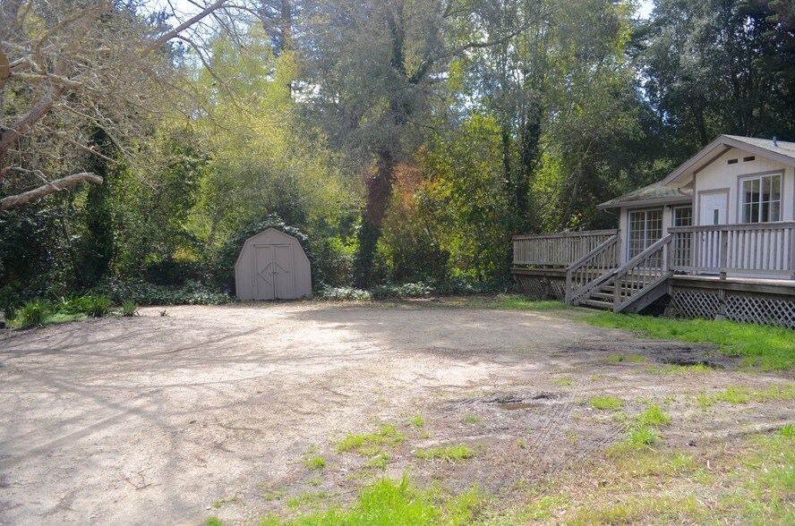 More Photos Of 5800 Valley Dr, Felton Apartments For Sale