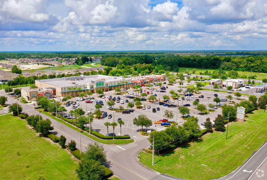 More Photos Of 13455-13485 County Line Rd, Spring Hill General Retail For Lease