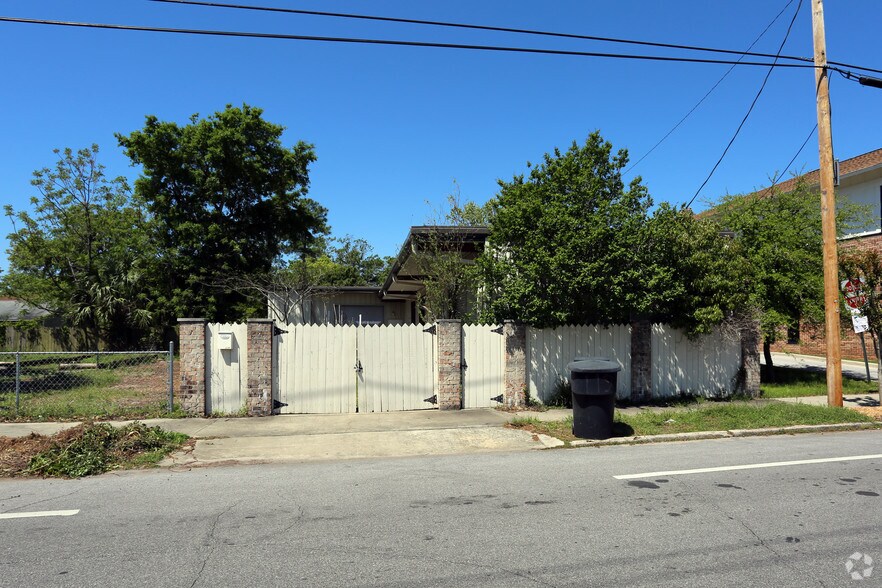 More Photos Of 115 S De Villiers St, Pensacola Warehouse For Lease