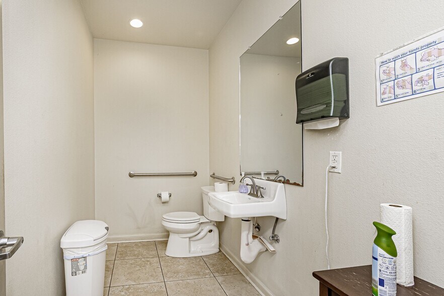 More Photos Of 673 E Airport Ave, Baton Rouge Office Residential For Sale