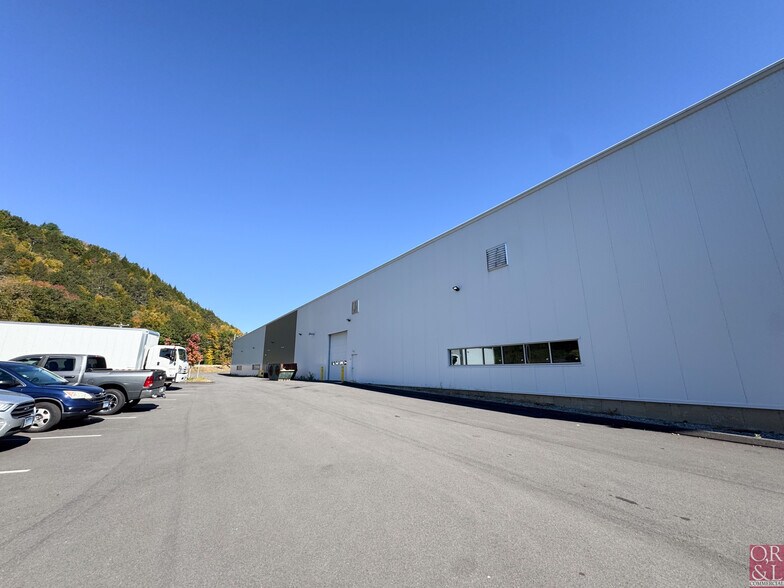 More Photos Of 2223 Thomaston Ave, Waterbury Manufacturing For Lease