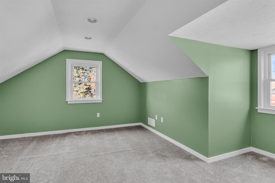 More Photos Of 4070 W Market St, York Office For Sale