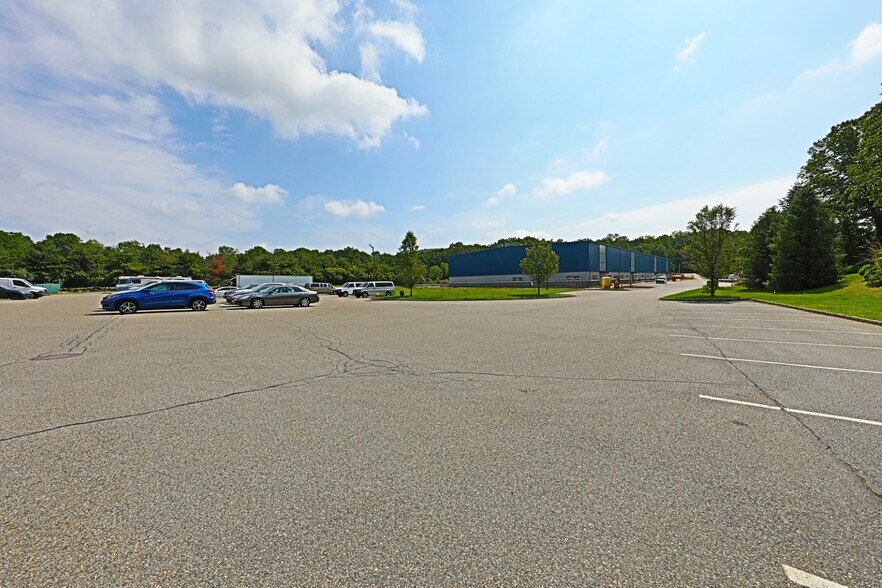 More Photos Of 999 Willow Grove St, Hackettstown Warehouse For Lease