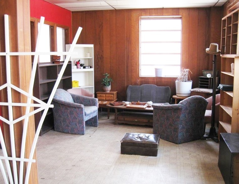 More Photos Of 32 Oak Hill Ln, Fitchburg Warehouse For Sale