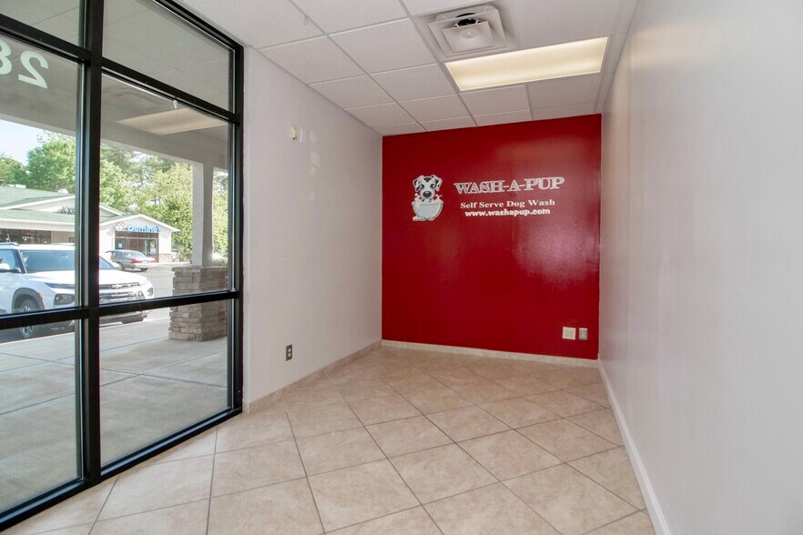 More Photos Of 285 N Main St, Troutman General Retail For Lease