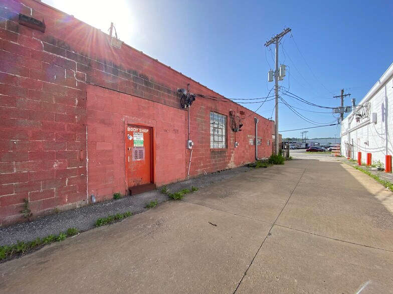 More Photos Of 50 Kansas Ave, Kansas City Warehouse For Sale