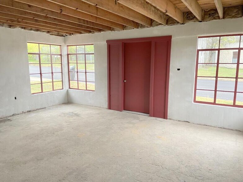 More Photos Of 3501 Prevost St, Fort Worth Storefront Retail Office For Lease