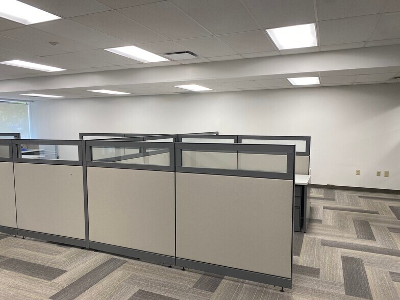 More Photos Of 17401 Lorain Ave, Cleveland Freestanding For Lease