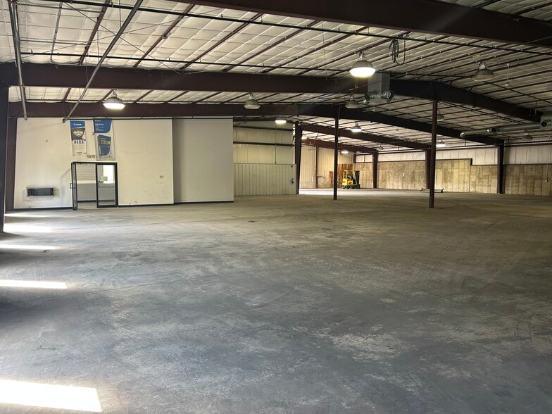 More Photos Of 814 Post Rd, Madison Warehouse For Sale