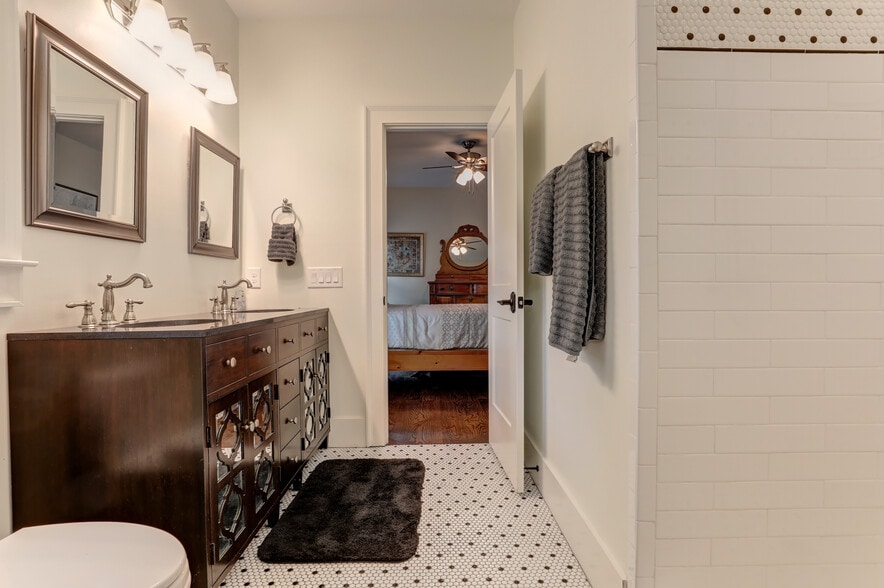 More Photos Of 2972 Lookout Pl NE, Atlanta Office Residential For Sale