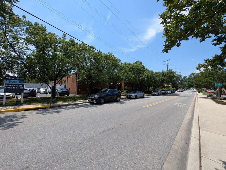 More Photos Of 5113-5123 Berwyn Rd, College Park Unknown For Lease