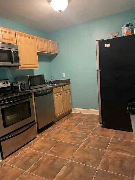 More Photos Of 4701 Downman Rd, New Orleans Bar For Lease