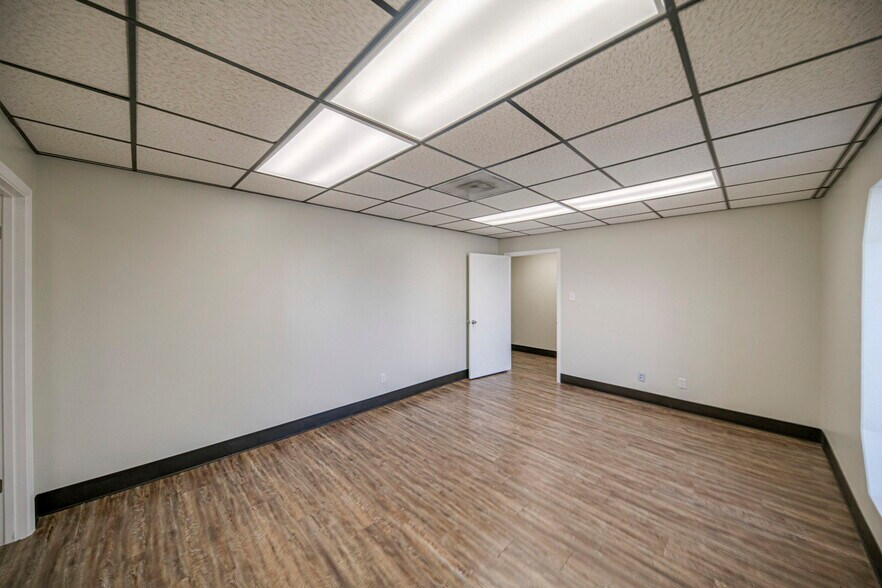 More Photos Of 1410 Rankin Hwy, Midland Office For Sale
