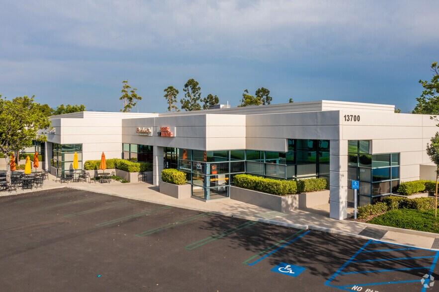 More Photos Of 13700 Alton Pky, Irvine Light Manufacturing For Lease