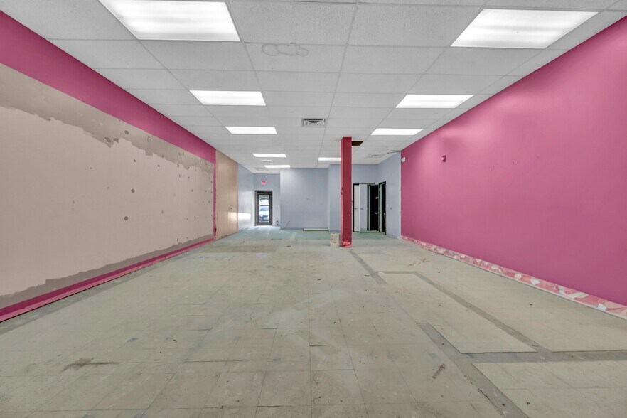 More Photos Of 401 Monroe Tpke, Monroe General Retail For Lease