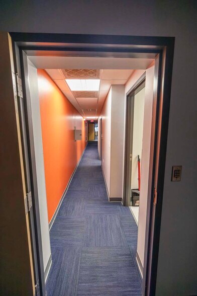 More Photos Of 602 E Green St, Champaign Storefront Retail Office For Lease