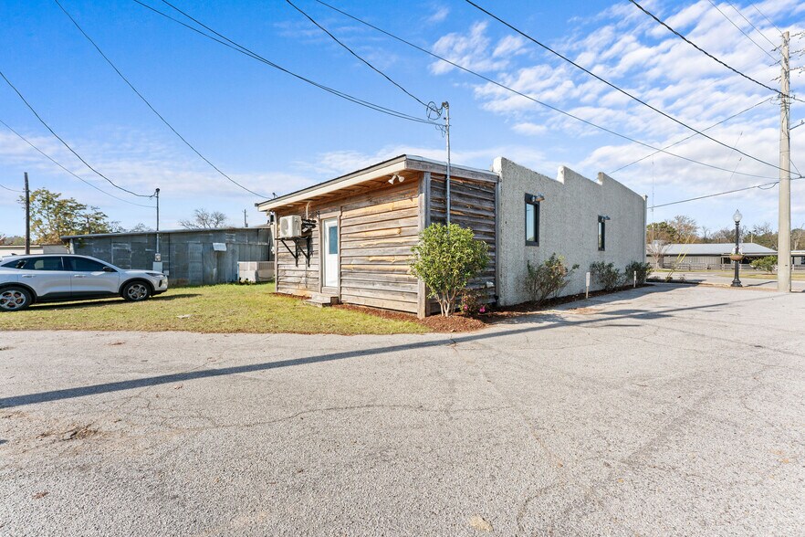 More Photos Of 357 Market Street st, Moundville General Retail For Sale