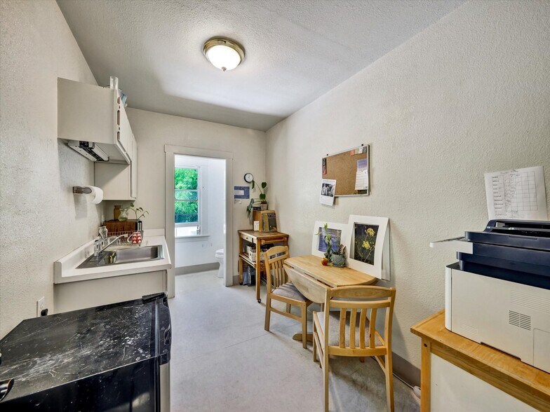 More Photos Of 825 College Ave, Santa Rosa Medical For Lease