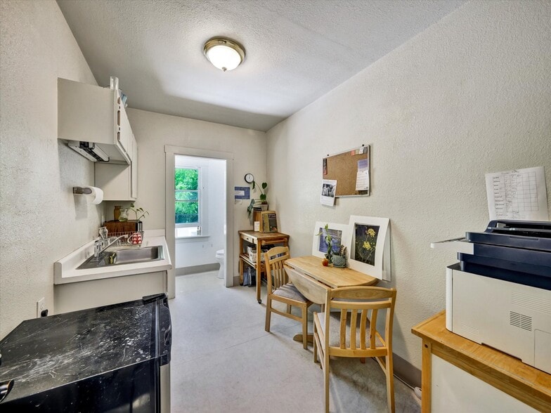 More Photos Of 825 College Ave, Santa Rosa Medical For Sale