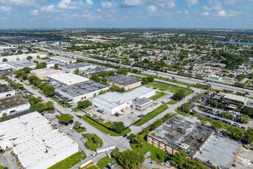 More Photos Of 5240-5260 NW 167th St, Miami Gardens Warehouse For Lease