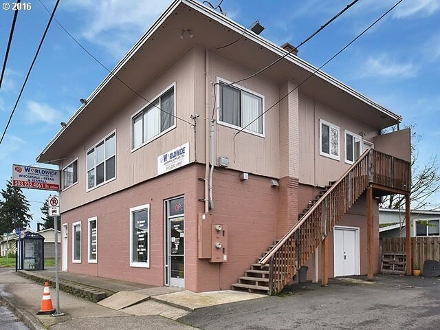 More Photos Of 8105 SE Duke St, Portland Storefront Retail Office For Sale