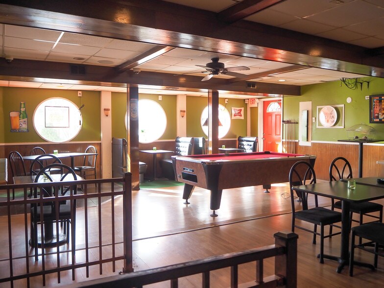 More Photos Of 1 Wall St, Cromwell Restaurant For Sale