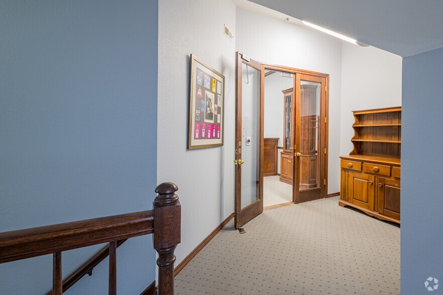 More Photos Of 1900 E 15th St, Edmond Office For Lease