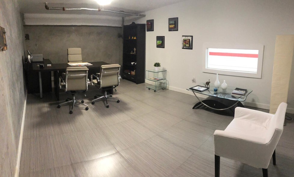 More Photos Of 10601-10677 NW 122nd St, Medley Warehouse For Lease