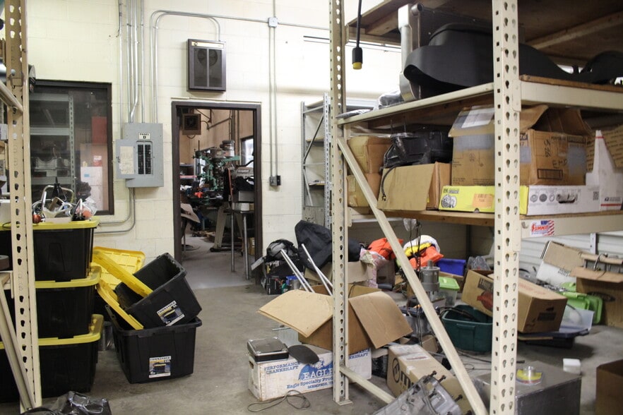 More Photos Of 994 Rhyne Rd, Clover Light Manufacturing For Sale