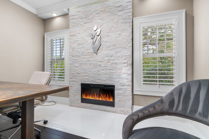 More Photos Of 354 NE 1st Ave, Delray Beach Office For Sale