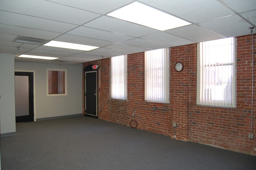 More Photos Of 53-63 Wingate St, Haverhill Office For Lease