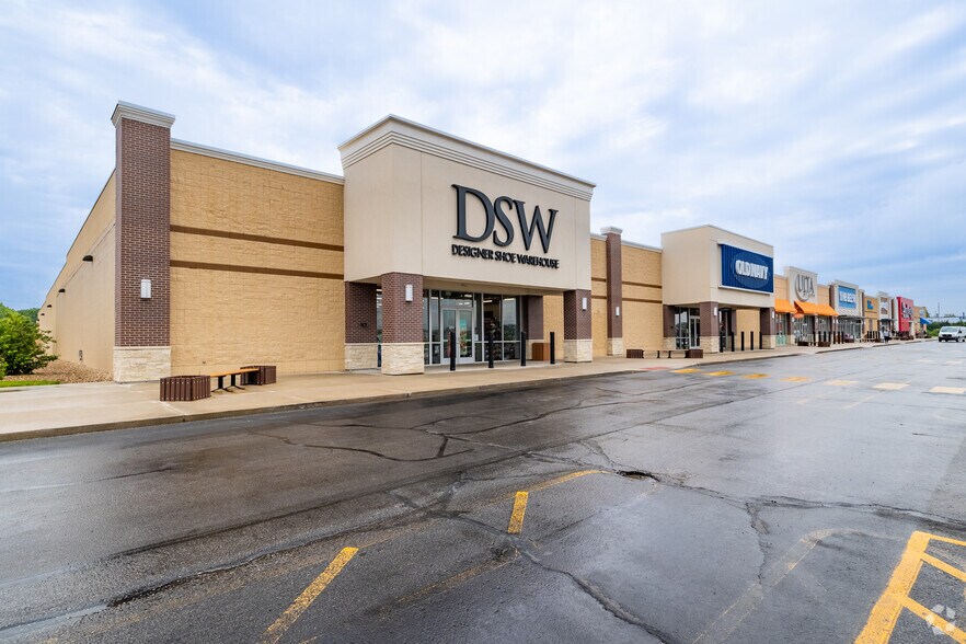 More Photos Of 1740-1800 SW Wanamaker Rd, Topeka Freestanding For Lease