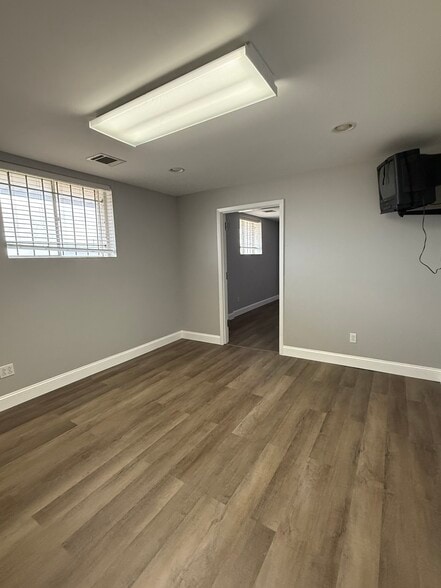 More Photos Of 2911 Douglas Dr, Bossier City Light Distribution For Lease