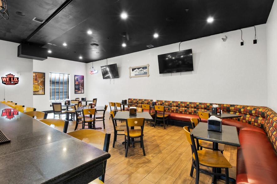 More Photos Of 410 Us Highway 79 S, Henderson Hotel For Lease