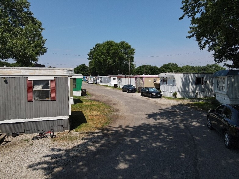 More Photos Of 1 Mahoning Ave, Rantoul Multifamily For Sale