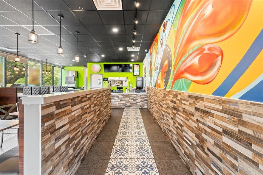 More Photos Of 100 US Highway 9, Manalapan Township Restaurant For Sale