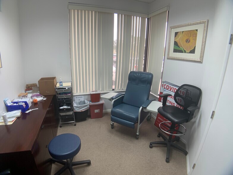 More Photos Of 13191 Starkey Rd, Largo Medical For Sale