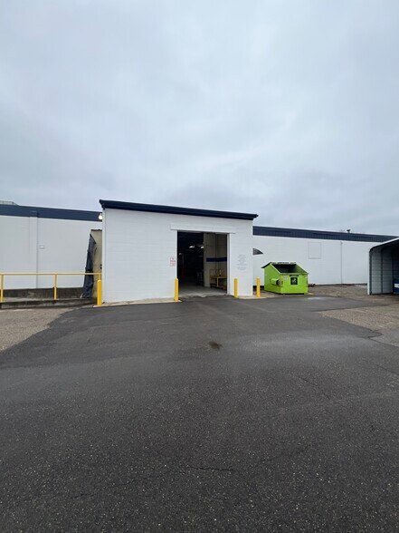 More Photos Of 1212 E Fairplains St, Greenville Manufacturing For Sale