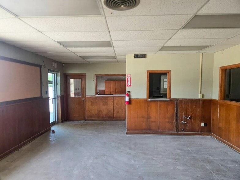 More Photos Of 3418 W Highway 80, Big Spring Warehouse For Lease